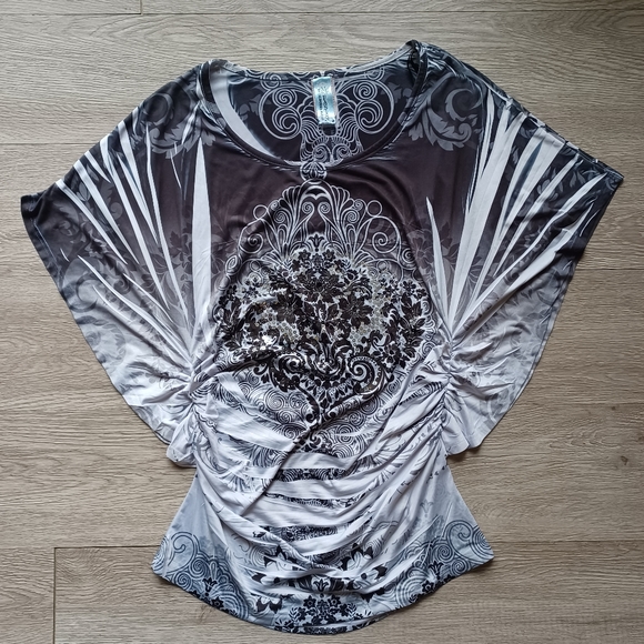 ♧ Black, White and Gray Blouse Swirl and Floral Pattern Flutter Sleeve - Picture 12 of 12